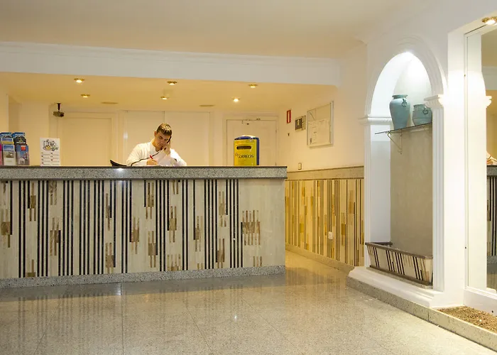 Ereza Hibiscos - Adults Only